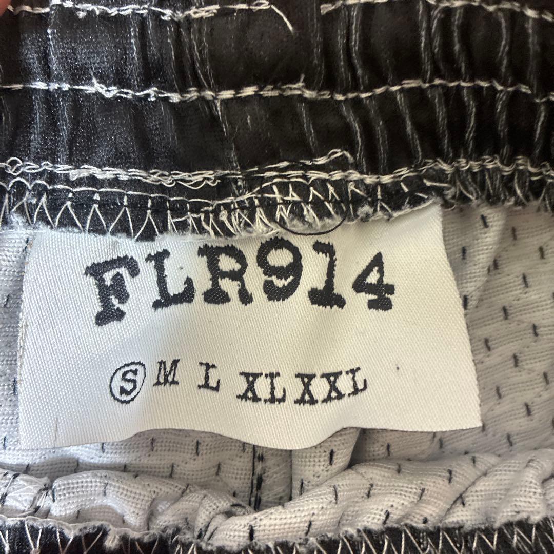 FLR 914 スプラッタープリントショートパンツ