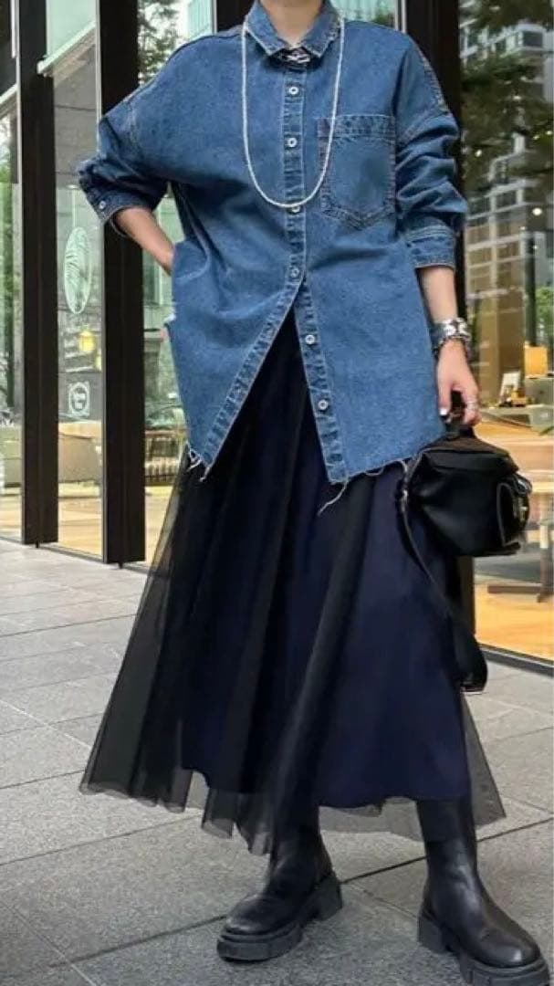 《美品》ドゥドゥ　人気カラー　ダメージデニムシャツ ブルー