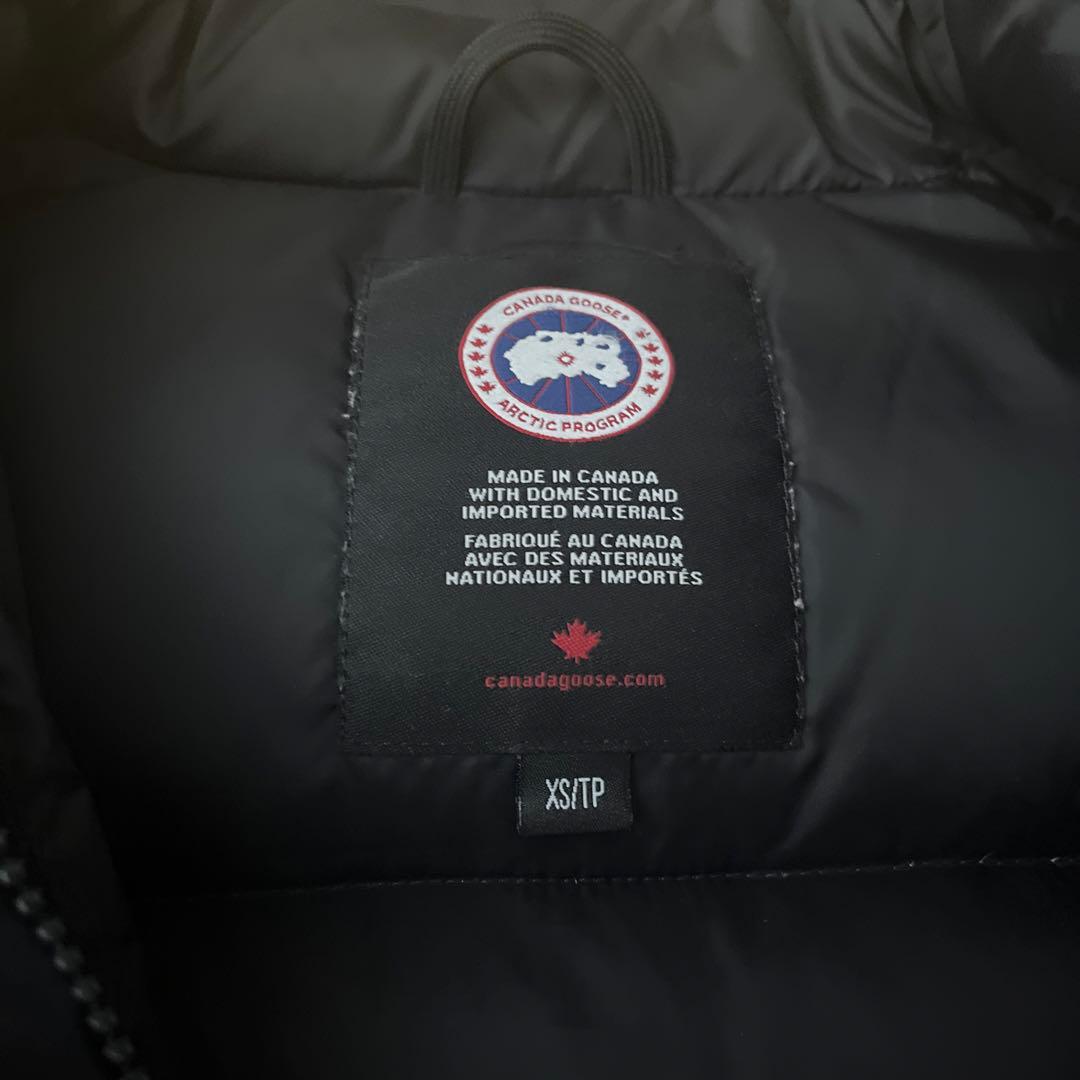 カナダグースダウンベスト