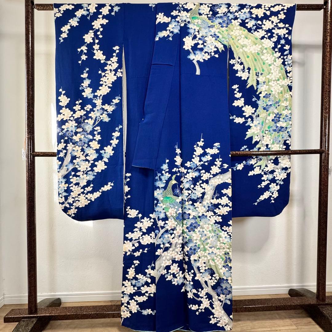 美品　振袖　現代　振袖　成人式　着物　163裄66 青　黄緑　水色　梅柄　孔雀柄