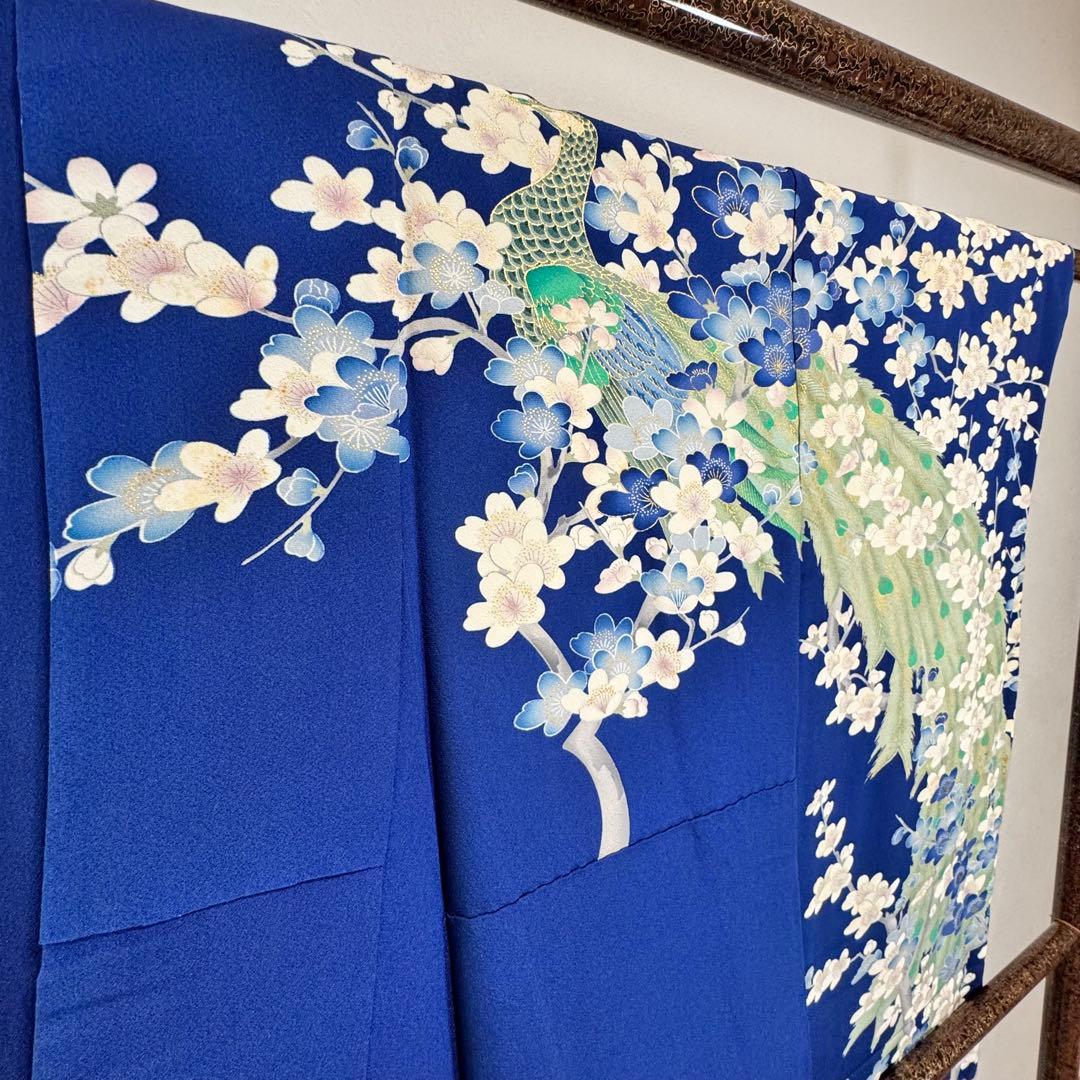 美品　振袖　現代　振袖　成人式　着物　163裄66 青　黄緑　水色　梅柄　孔雀柄