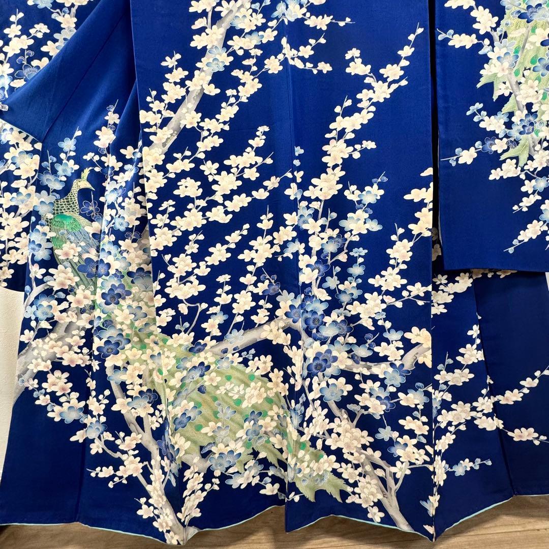 美品　振袖　現代　振袖　成人式　着物　163裄66 青　黄緑　水色　梅柄　孔雀柄