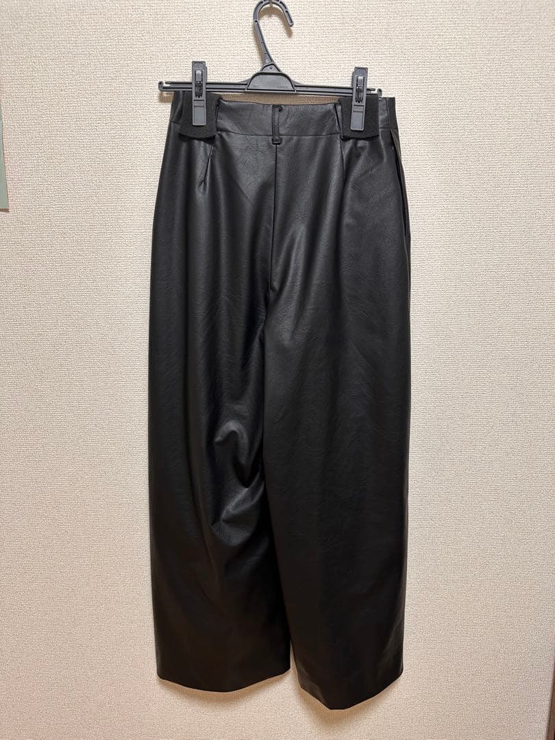 【curensology】ヴィンテージフェイクレザーパンツ　ブラック