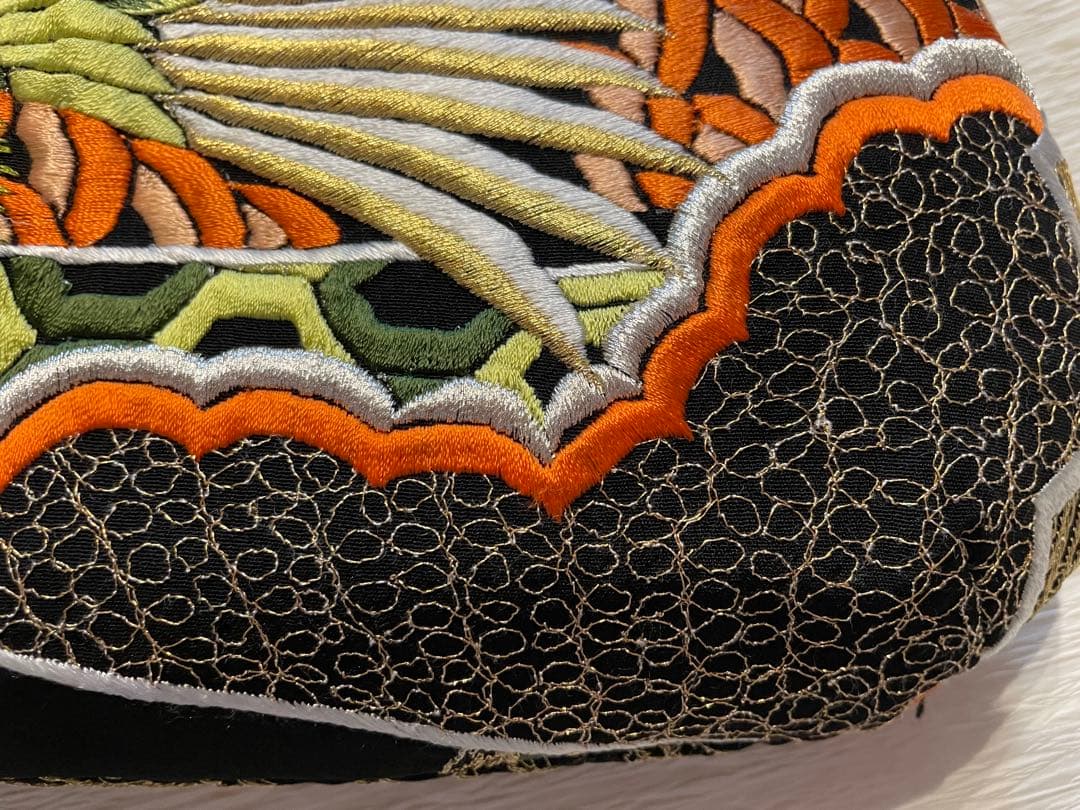 古布リメイクがま口バッグ　留袖　孔雀柄　刺繍