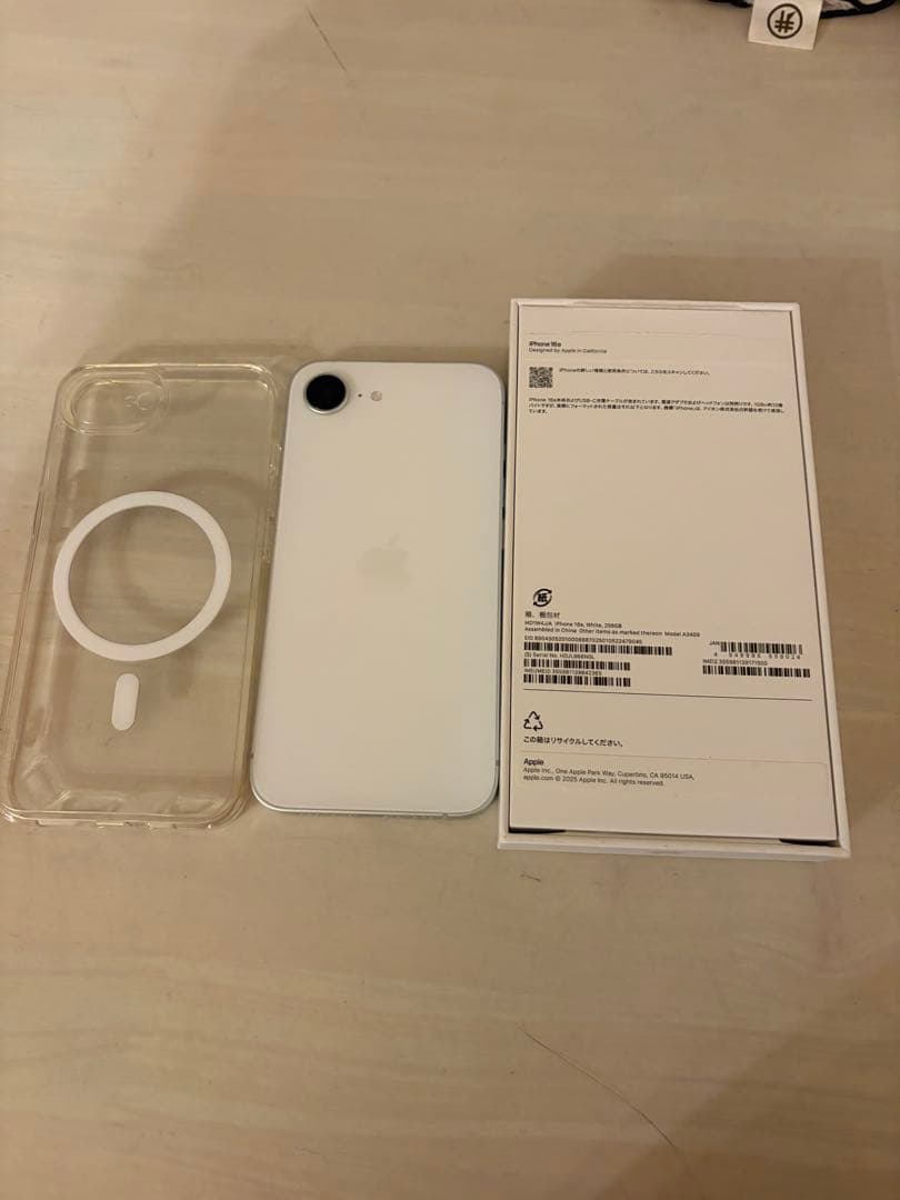 iPhone16e 256GB 白　simフリー