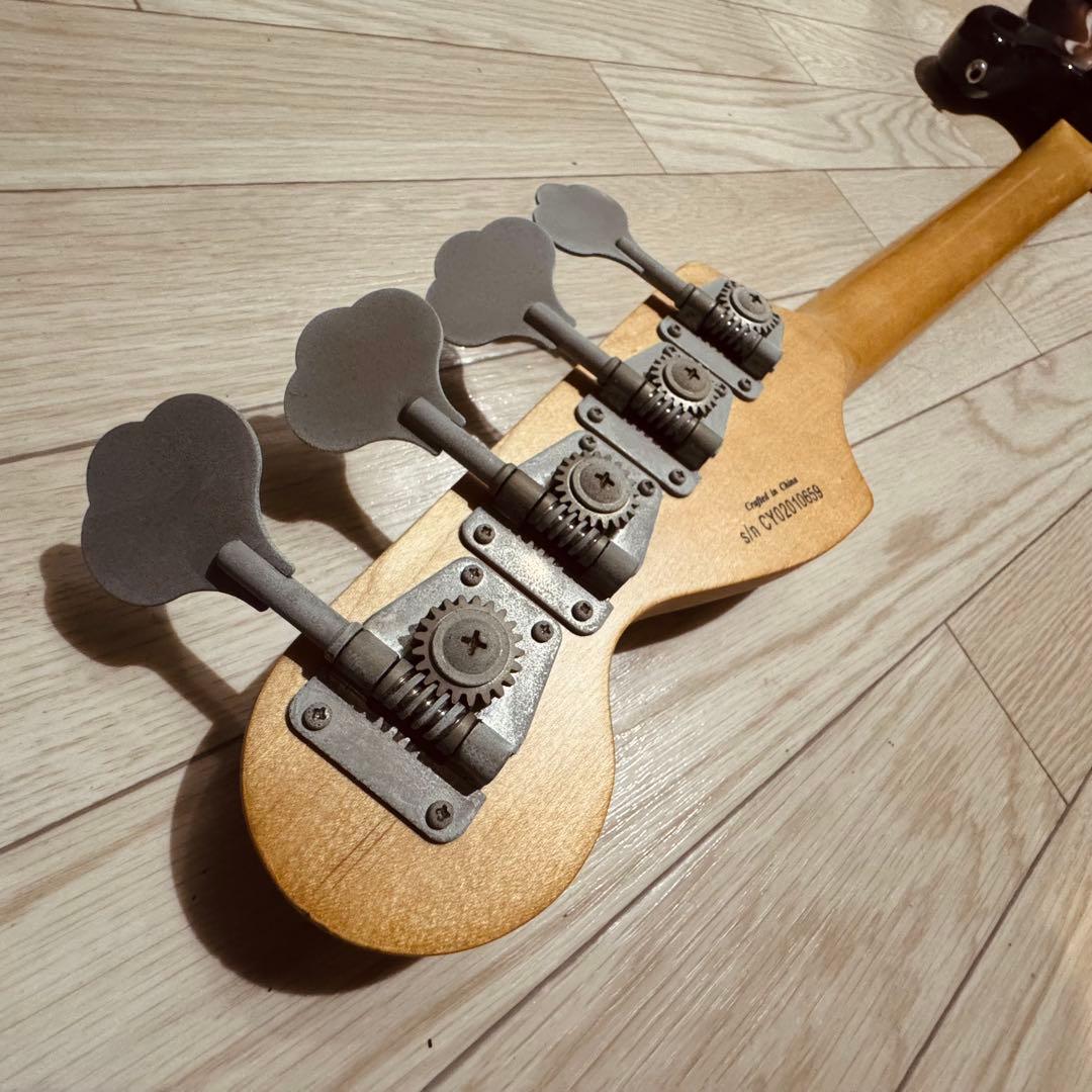 ベース SQUIER Classic Vibe '60s Precision Bass