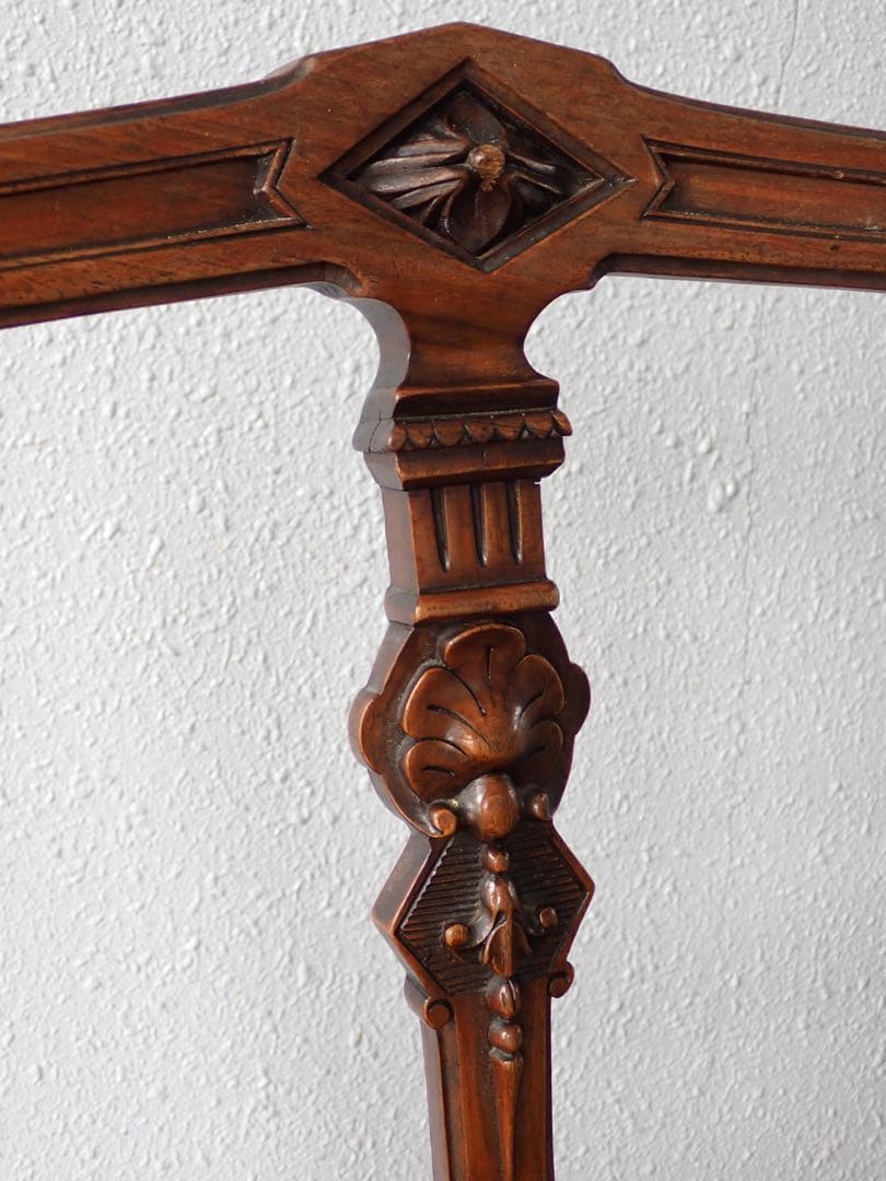 イギリス　英国　アンティーク　椅子　エドワーディアン　木製　彫刻　クラシック