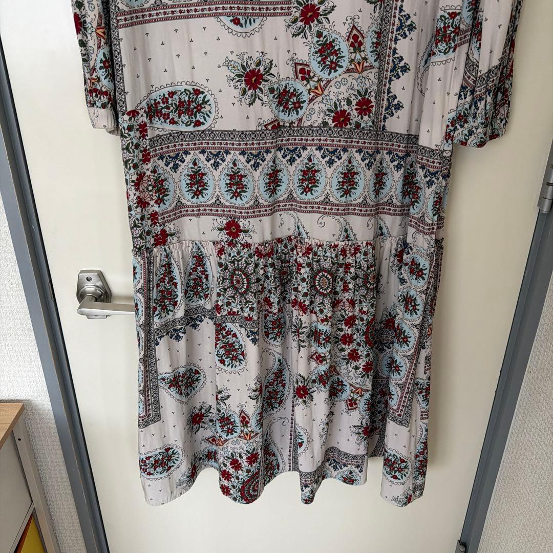 グレースコンチネンタルの花柄ペイズリーリボン付きワンピース