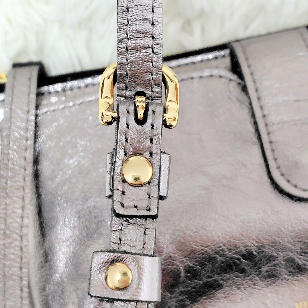 VIOLAd'OROヴィオラドーロメタリックレザー 横型スマートフォンポシェット