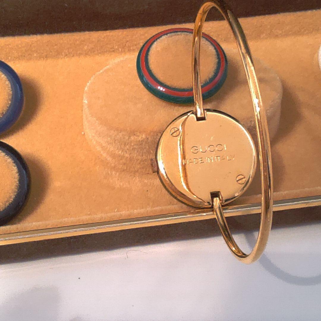 a92 GUCCI チェンジベゼル バングルウォッチ アナログ腕時計