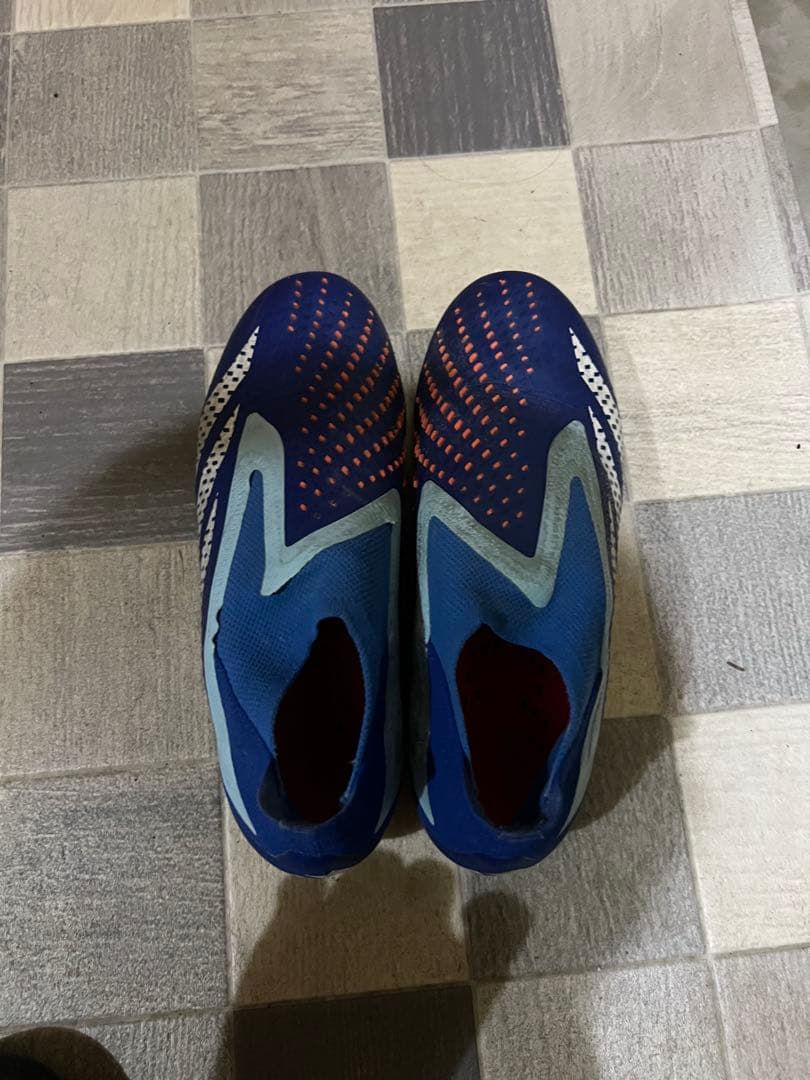 アディダスサッカースパイク3つ 袋 レガース シューズケース セット