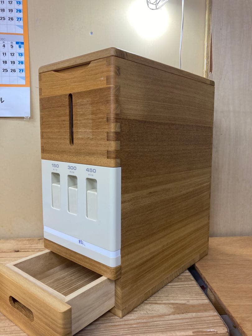 桐の米びつ10kg用　桐子モダン　ほぼ未使用　D