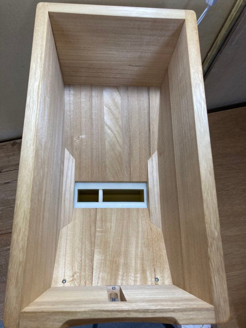 桐の米びつ10kg用　桐子モダン　ほぼ未使用　D