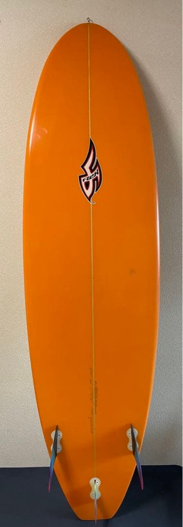 【本日まで】サーフボード　ミッドレングス　6.4