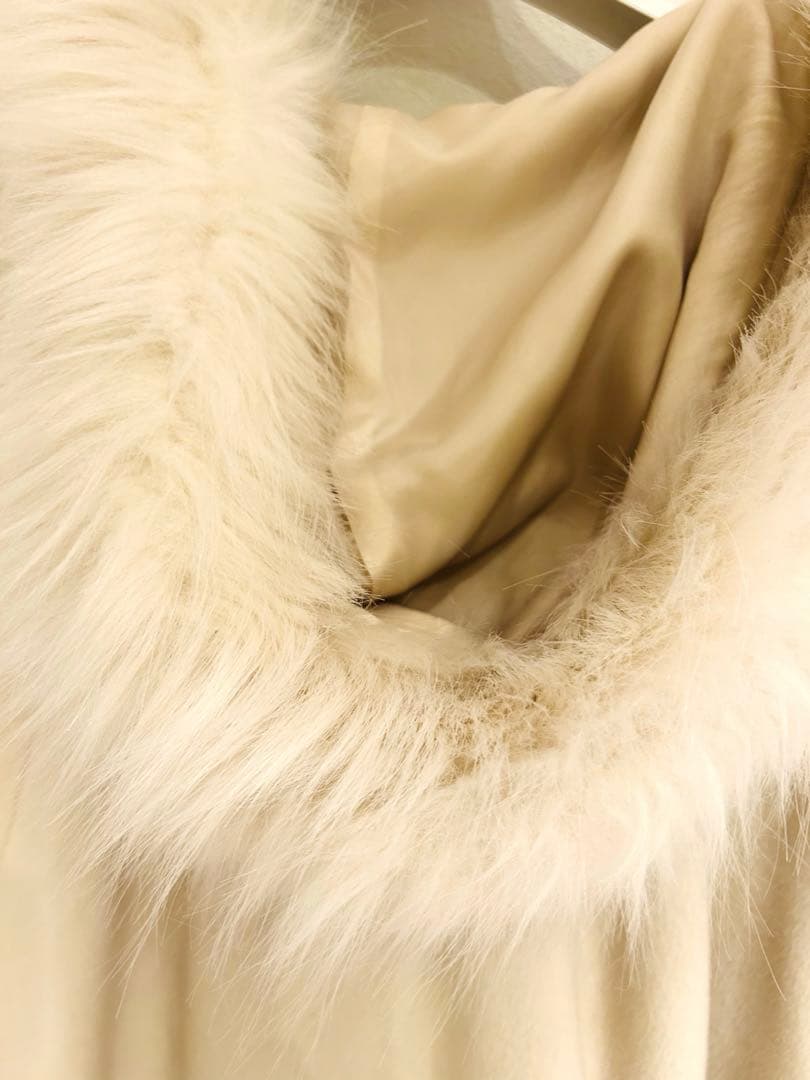  PARTY フードファーケープコート オフホワイト