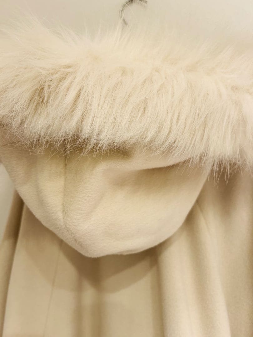  PARTY フードファーケープコート オフホワイト