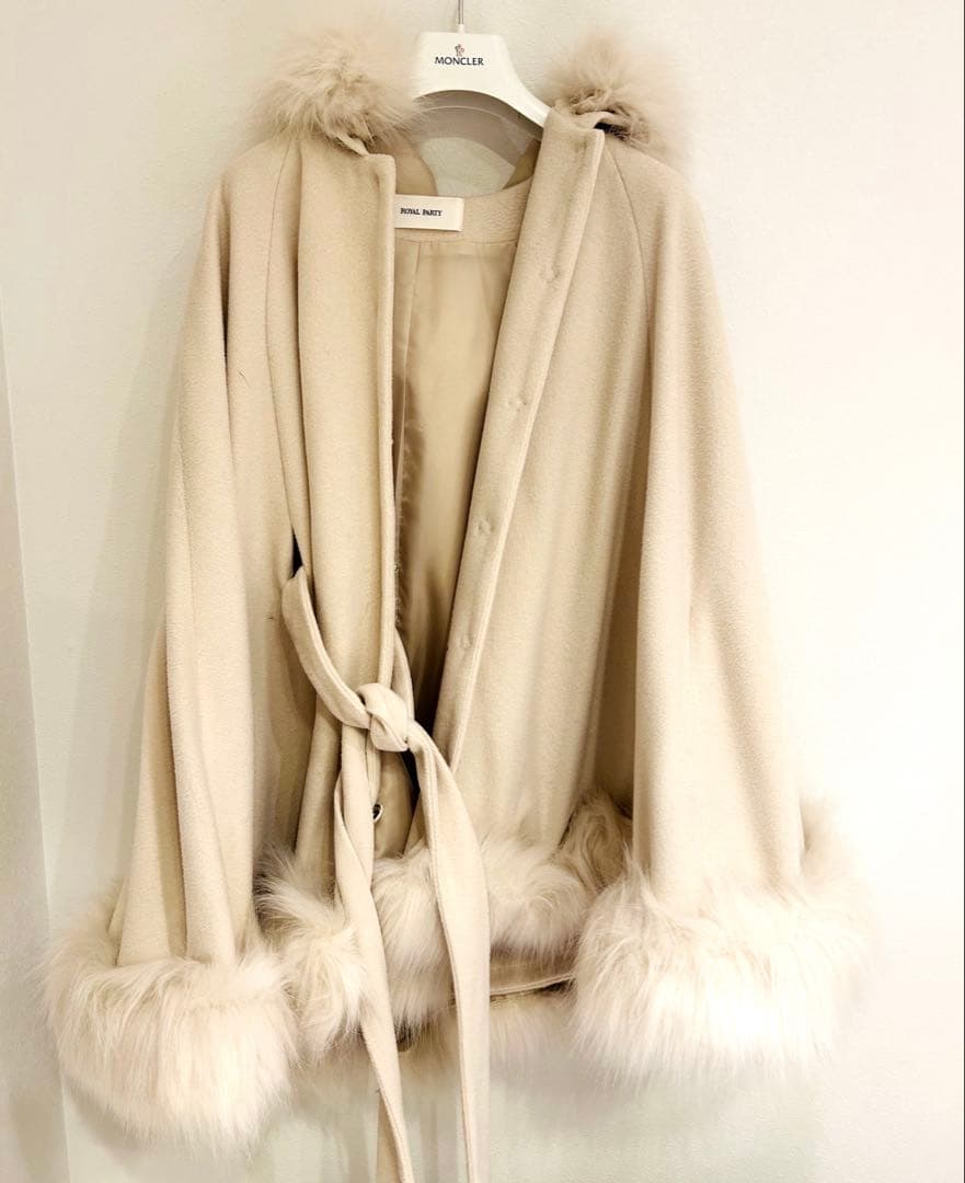  PARTY フードファーケープコート オフホワイト