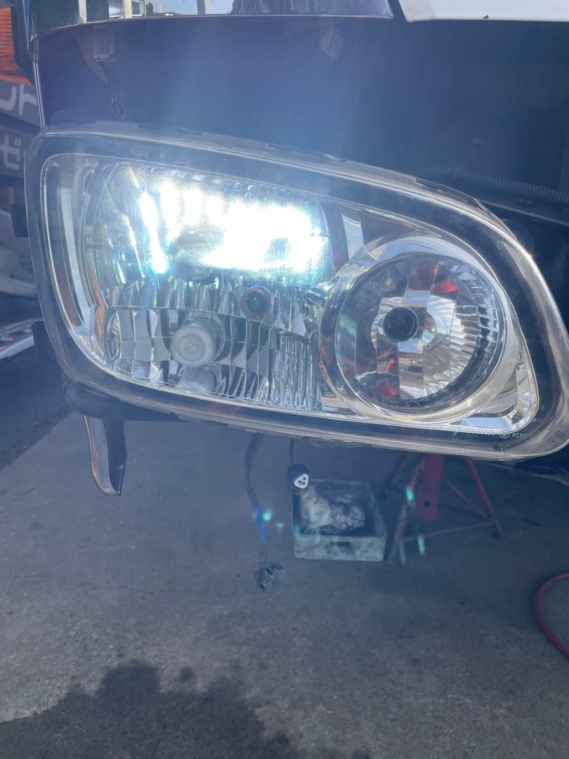 日野　レンジャープロ　右ヘッドライト