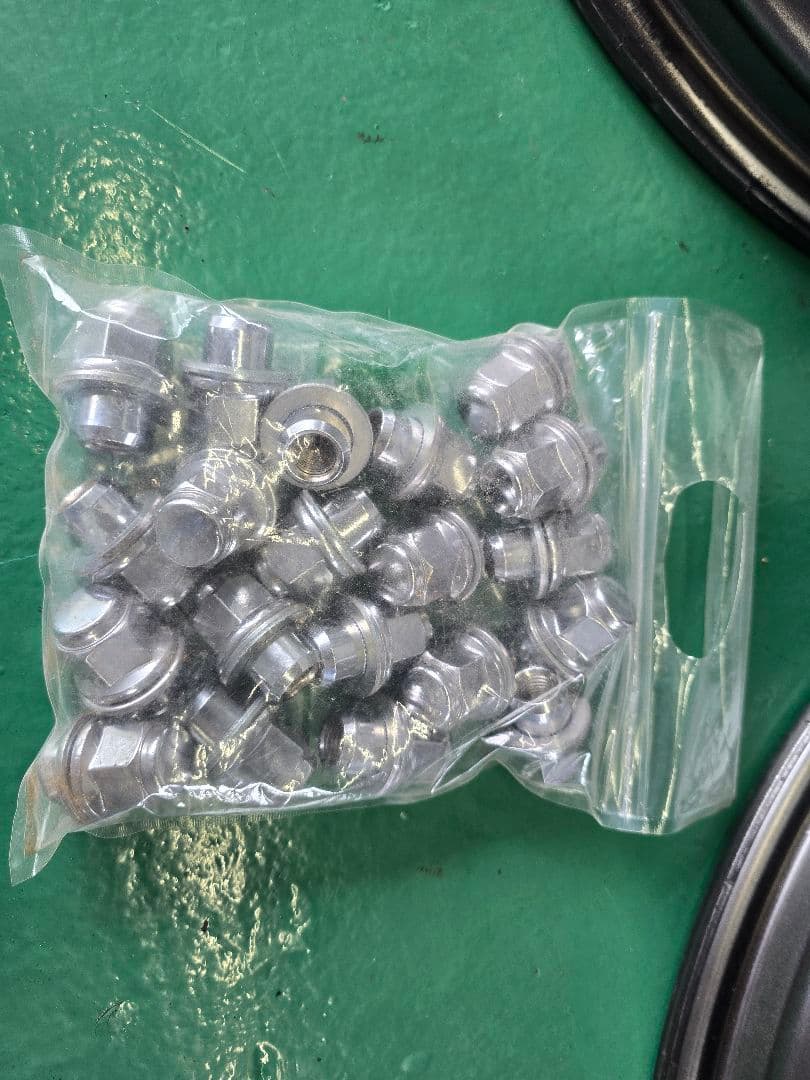 2本出品(４本セット同時販売のみ)トヨタRAV4・18インチ ホイール 送料込み