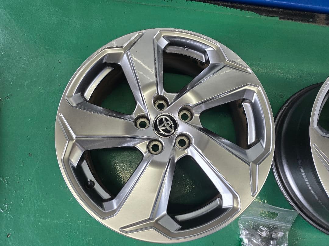 2本出品(４本セット同時販売のみ)トヨタRAV4・18インチ ホイール 送料込み