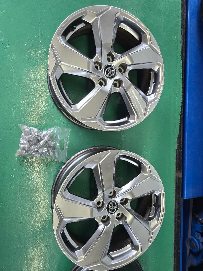 2本出品(４本セット同時販売のみ)トヨタRAV4・18インチ ホイール 送料込み