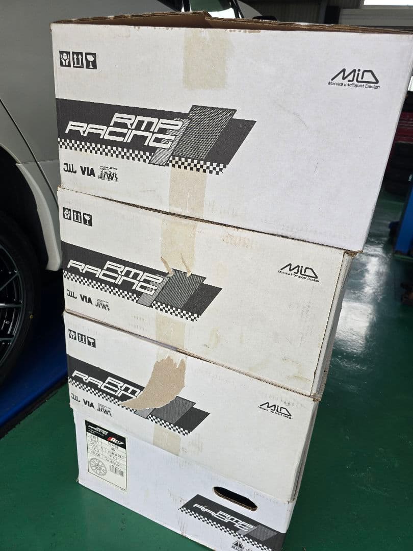 2本出品(４本セット同時販売のみ)トヨタRAV4・18インチ ホイール 送料込み