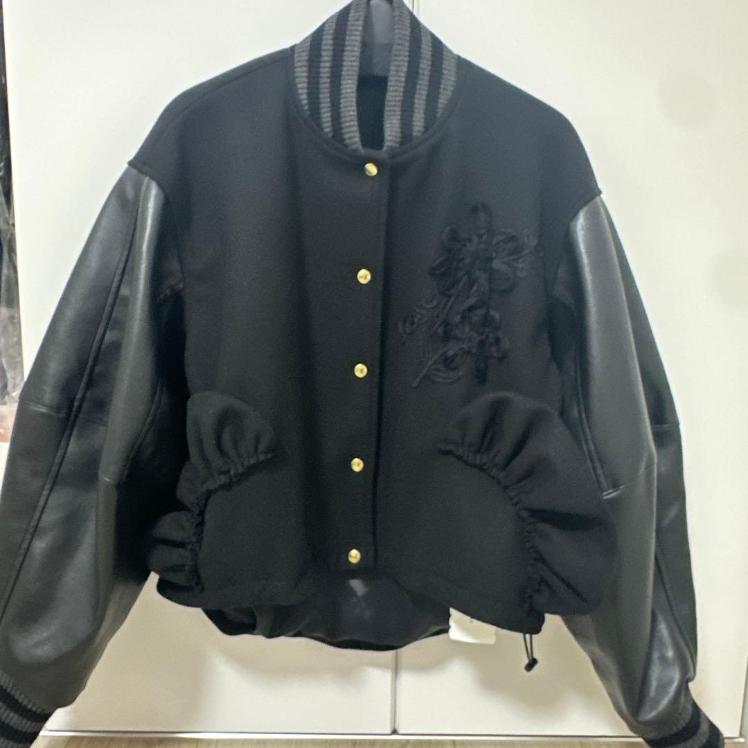 【新品未使用】bouquet embroidery stadium jumper