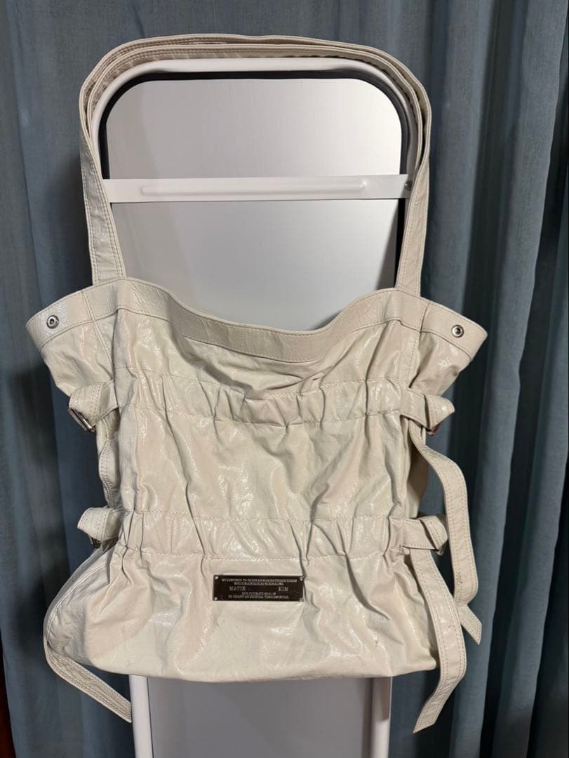 MATIN KIM FAUX LEATHER SEASHELL ショルダーバッグ