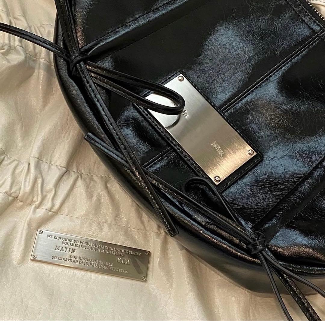 MATIN KIM FAUX LEATHER SEASHELL ショルダーバッグ