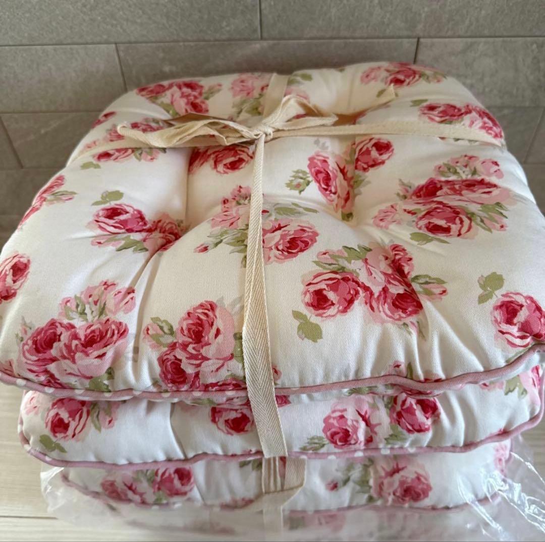 ローラアシュレイ　シートクッション