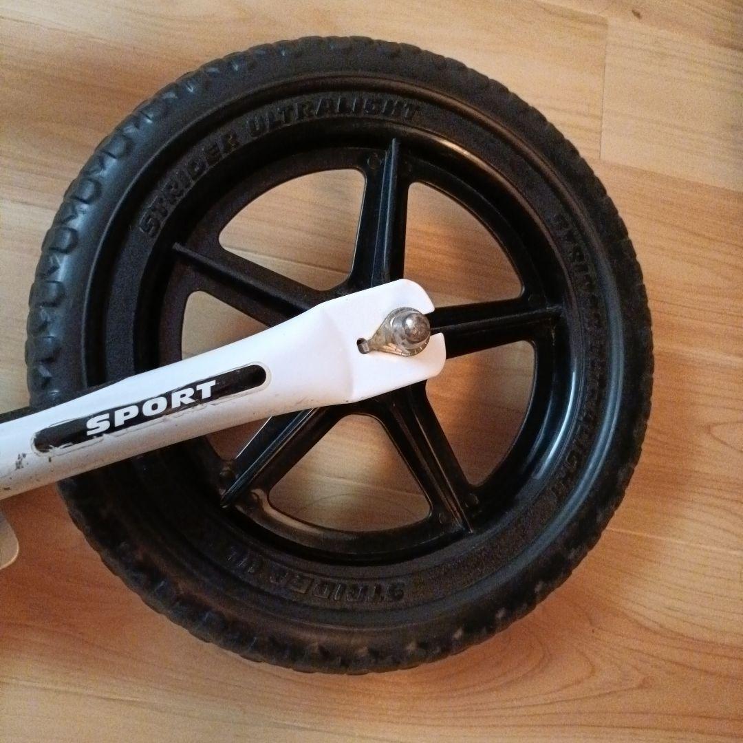 ストライダー　セーブザチルドレン 12インチ　ホワイト　限定モデル