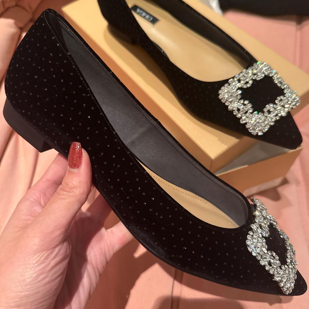 ビジュー付き黒フラットシューズ　OHGA