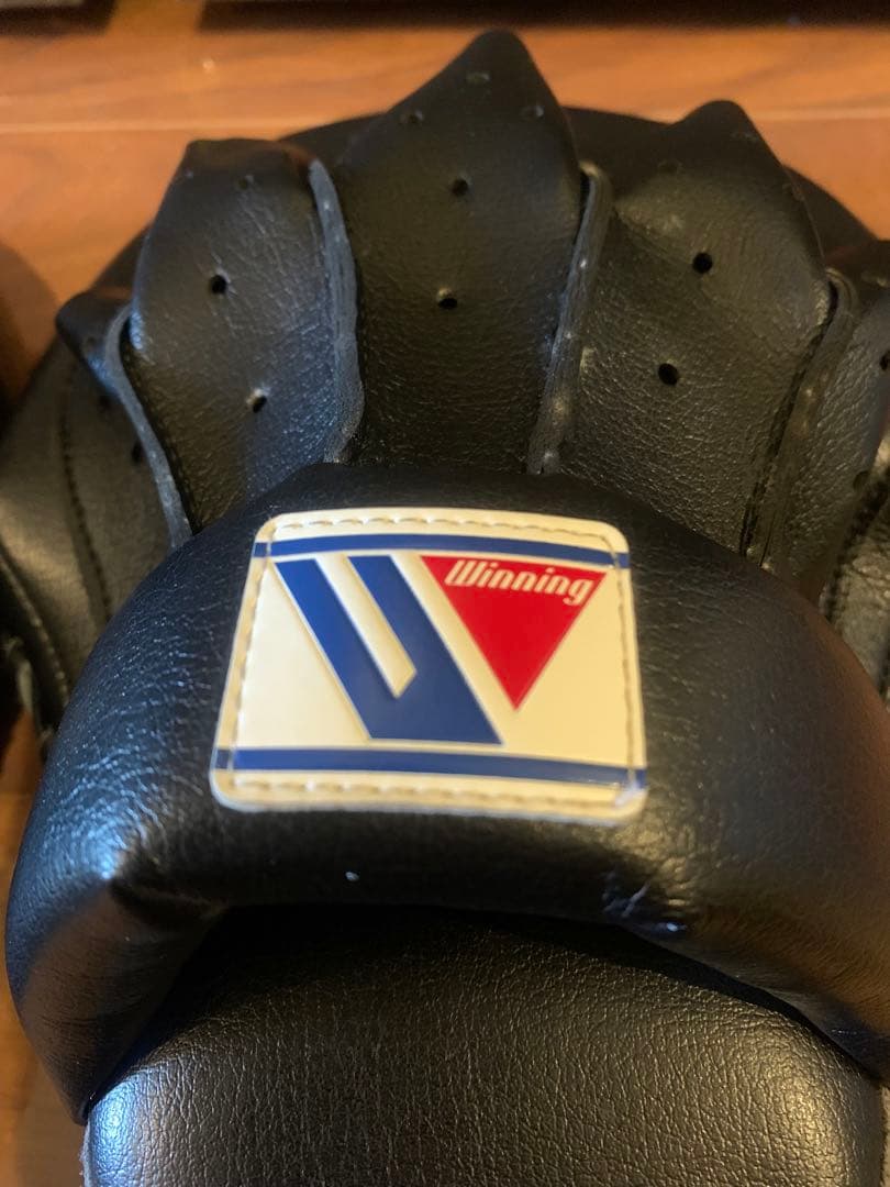 Winning パンチングミット 黒 フィンガーガード付き