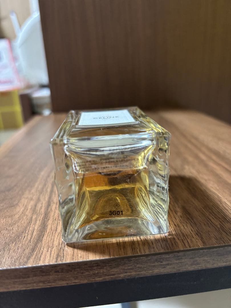 CELINE 香水 四角形ボトル