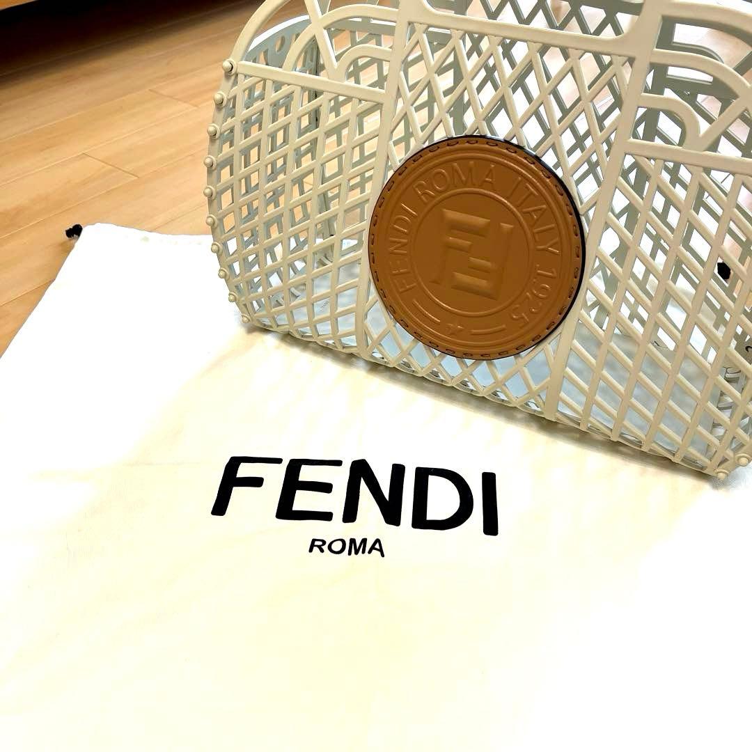 【FENDI 】正規品　ホワイト メッシュデザインバッグ