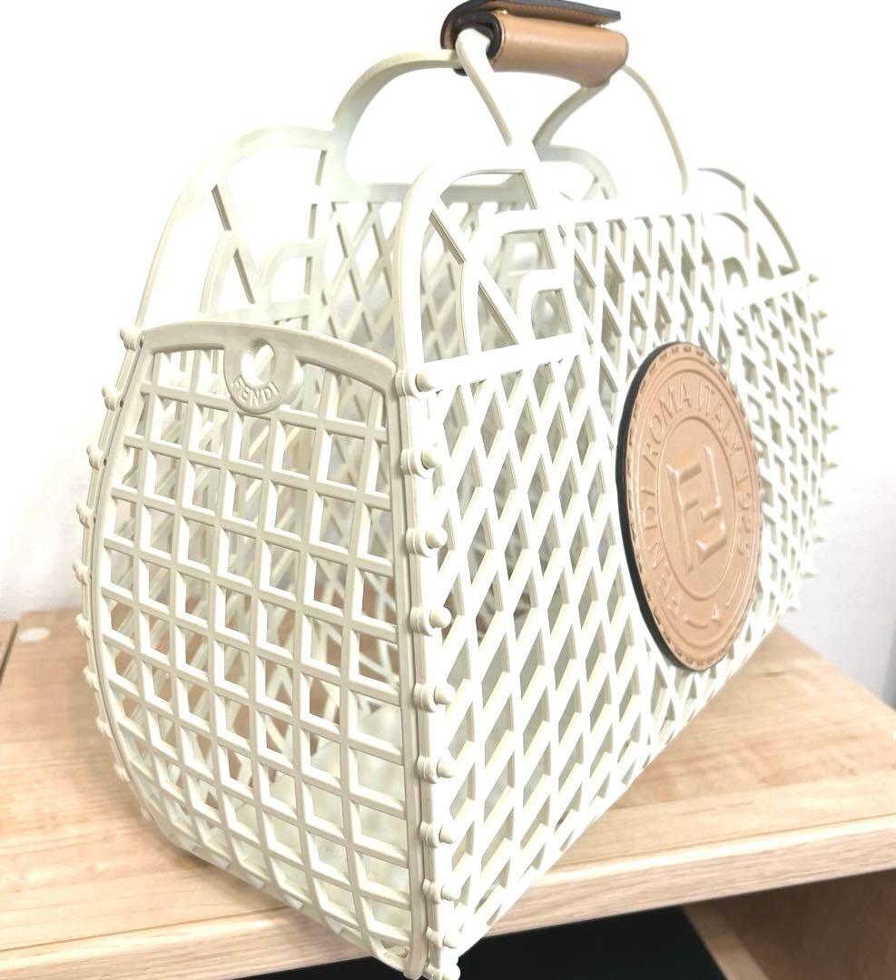 【FENDI 】正規品　ホワイト メッシュデザインバッグ
