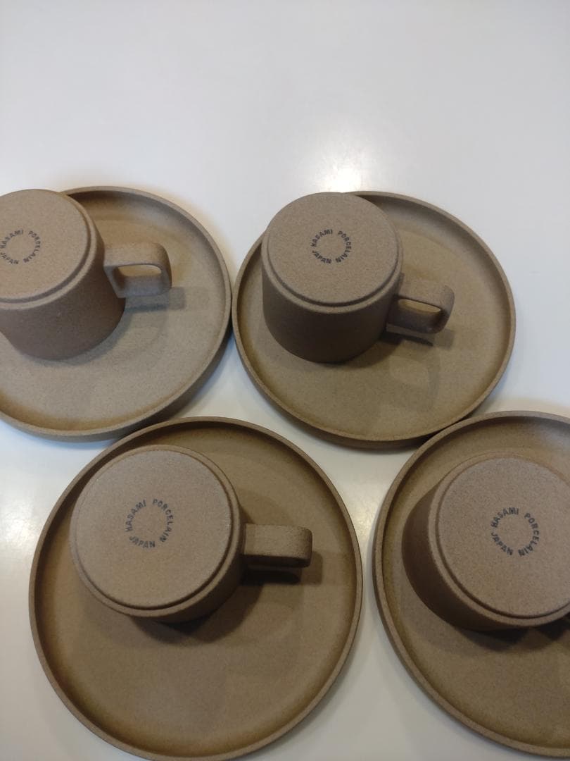 ハサミポーセリン　18.5cmプレート4枚　7.5cmタイプマグカップ小4個