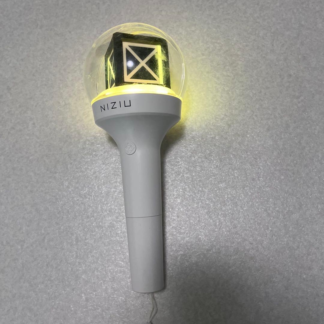 NiziU 公式ペンライト ケース付き 点灯確認済み