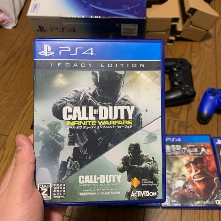 PS4とコントローラー3台ソフト5本