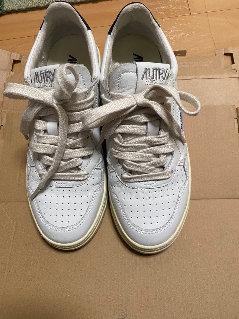 最終値下_AUTRY MEDALIST スニーカー ホワイト/ネイビー