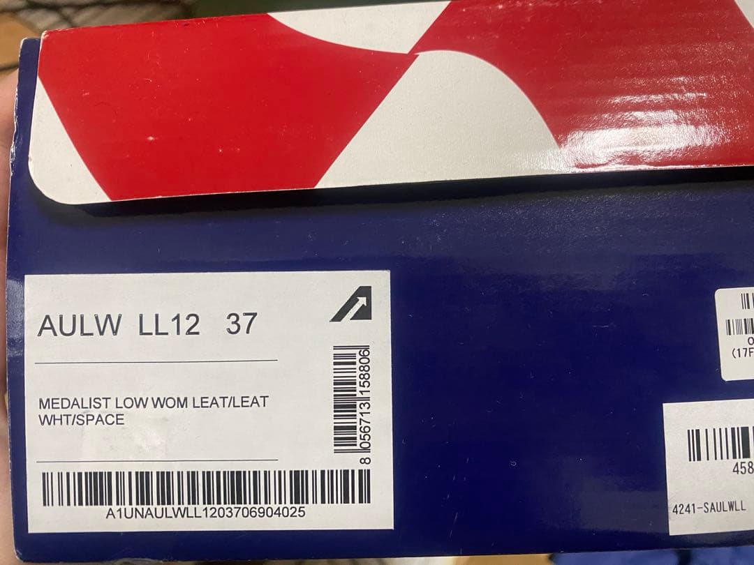 最終値下_AUTRY MEDALIST スニーカー ホワイト/ネイビー