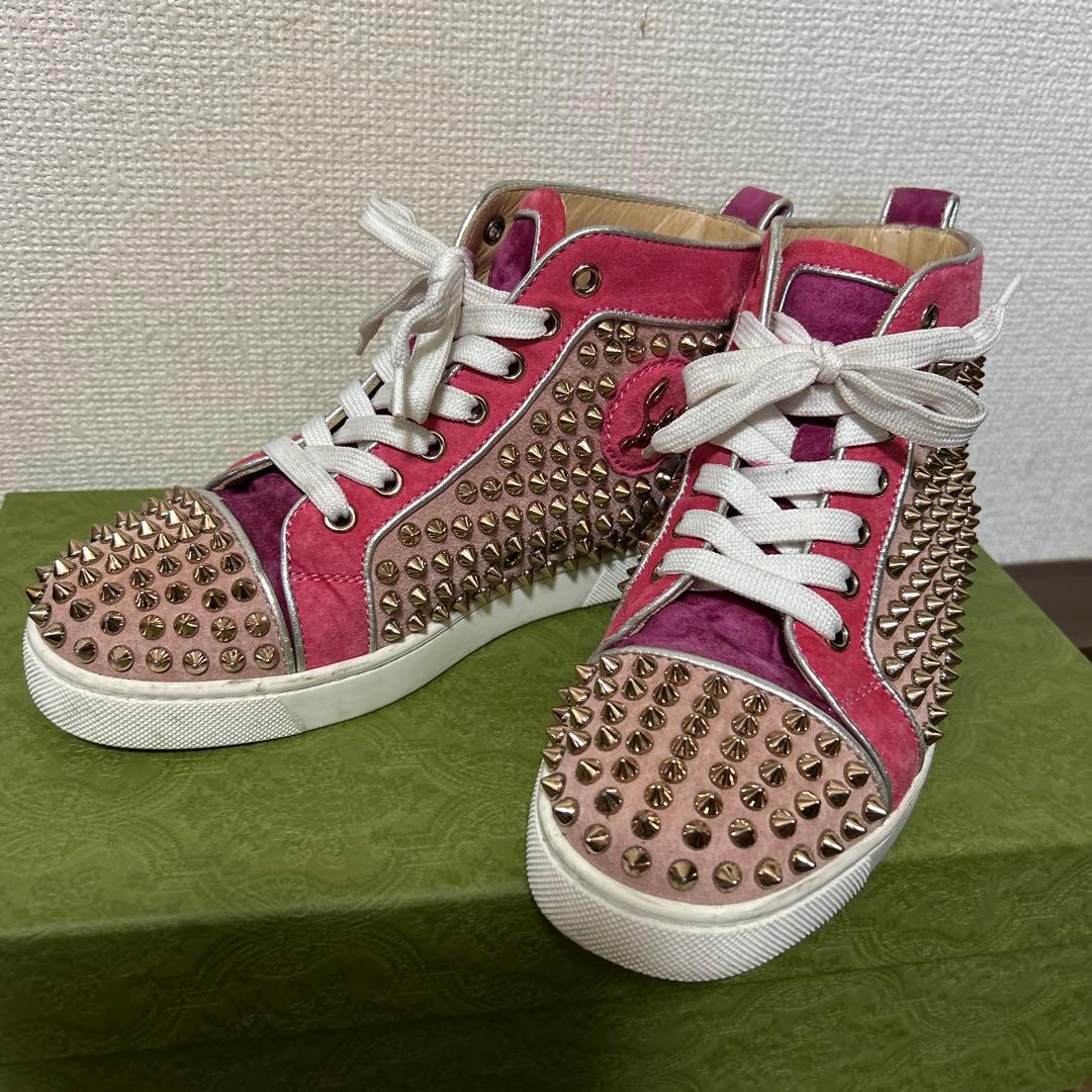 クリスチャンルブタンスニーカー