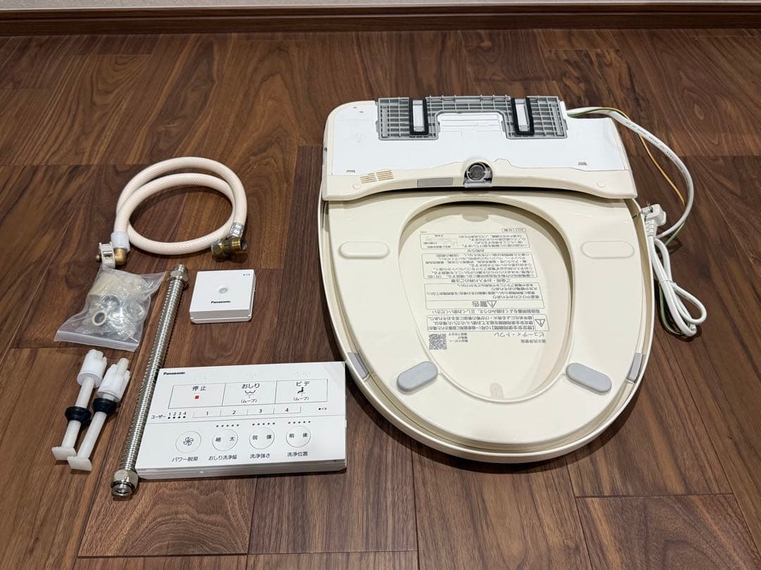ミミ様　Panasonic製温水洗浄便座DL-RQTK50-CP アイボリー