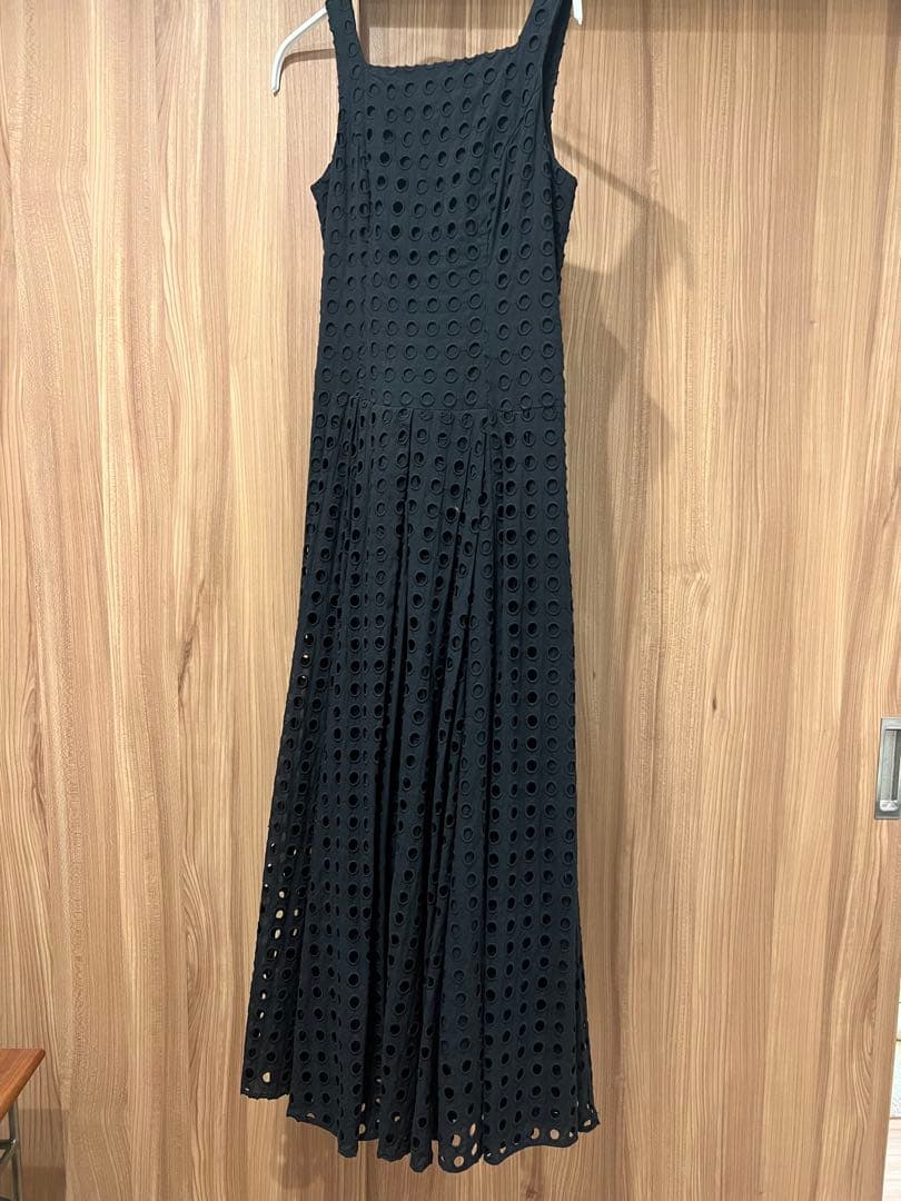 【美品】24SS CLANE HOLE DOT ONEPIECE