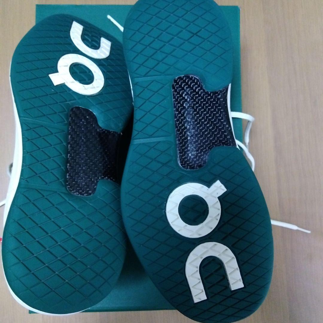 On THE ROGER PRO BEAMS ホワイト27センチ