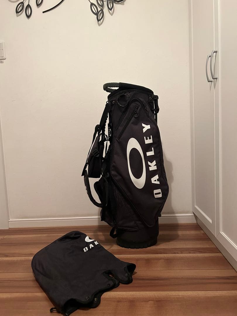 週末SALE☆OAKLEY キャディバッグ スタンド付　BLACK