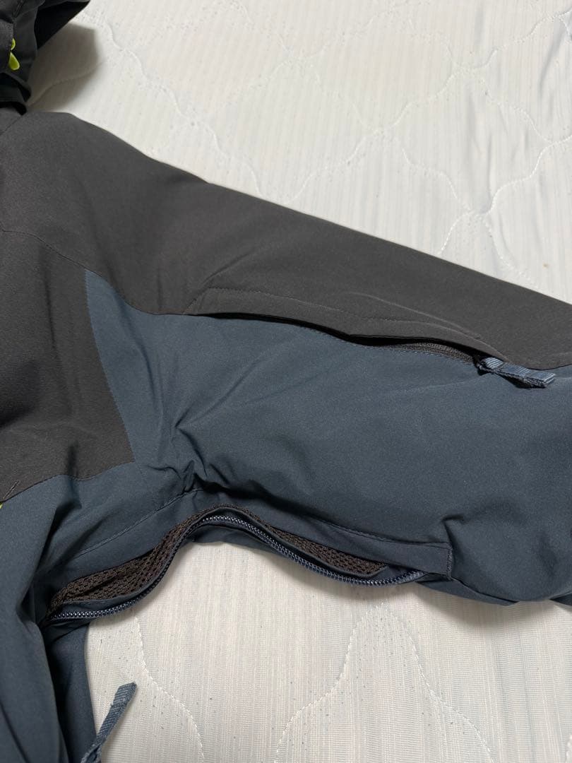 MILLET ミレー　日本サイズM スキー・スノボウェア（ジャケット）