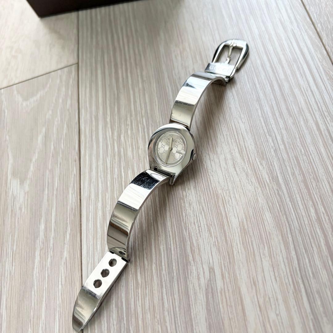 GUCCI シルバー アナログ腕時計 6700L