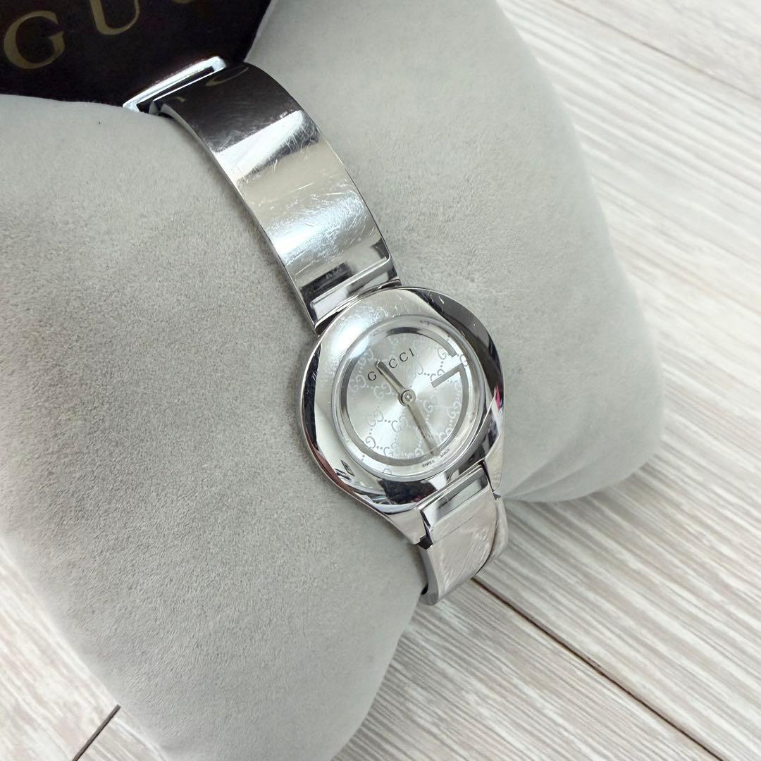 GUCCI シルバー アナログ腕時計 6700L