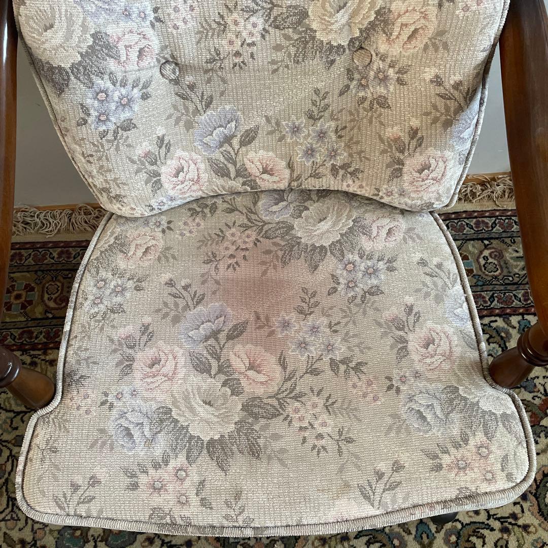 カリモク アームチェア コロニアル キャスター付き ダイニングチェア